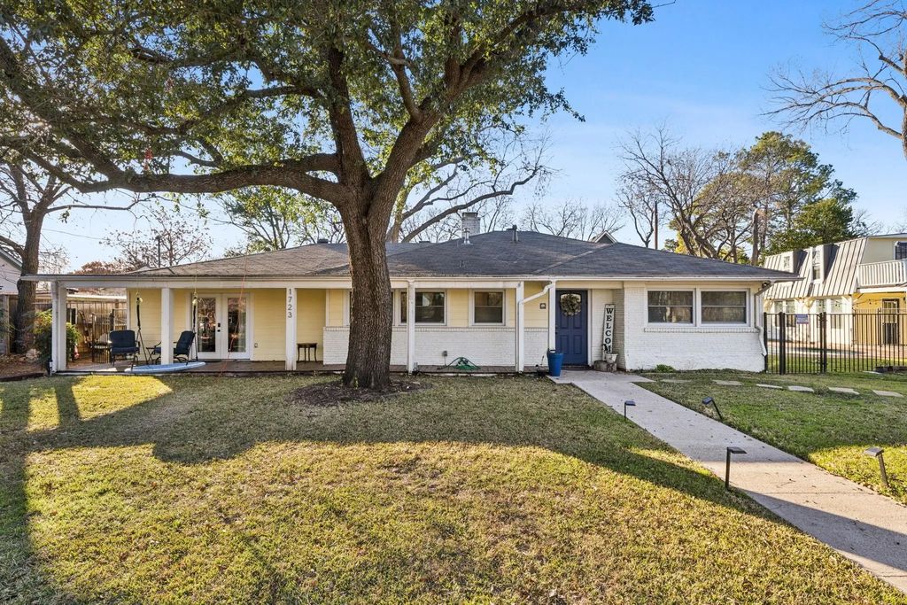 1723 Anglers Plaza, Grapevine