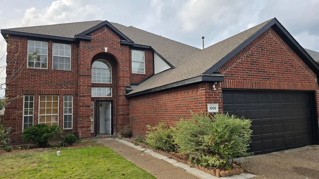 1005 Leoti Lane, Plano
