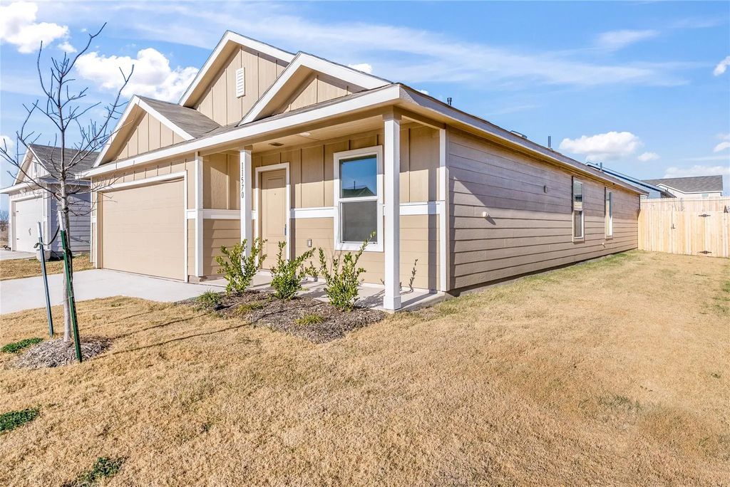 11570 Antrim Place, Rhome