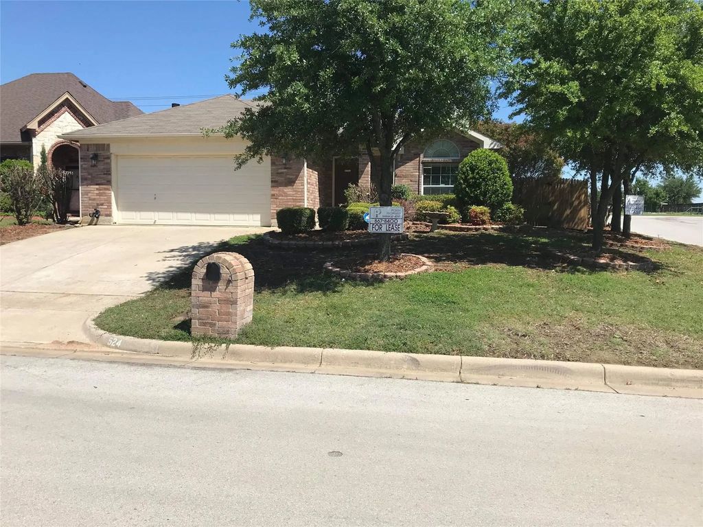 524 Caravan Drive, Fort Worth