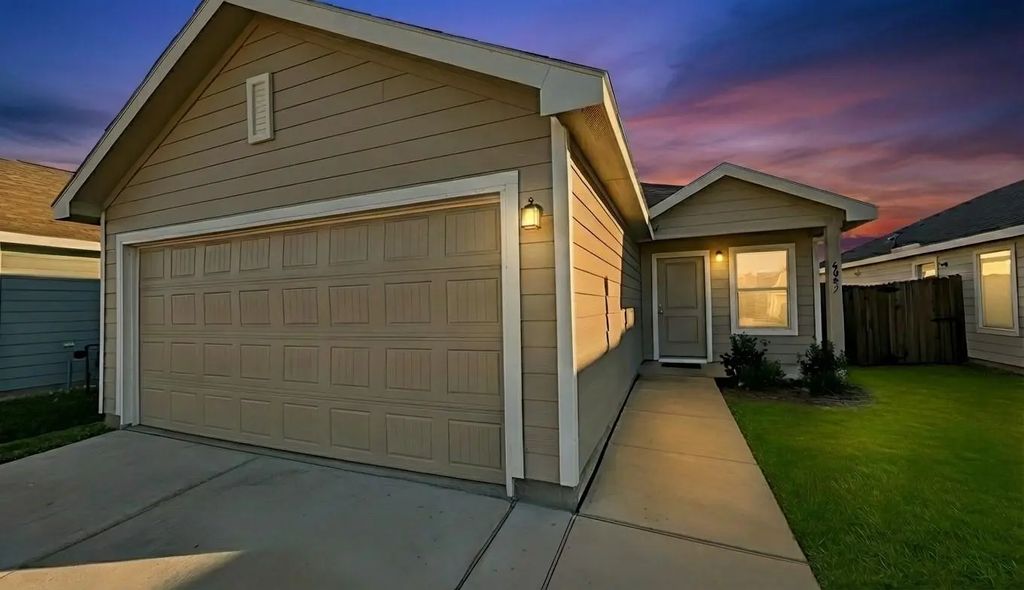 6087 Determine Lane, Forney