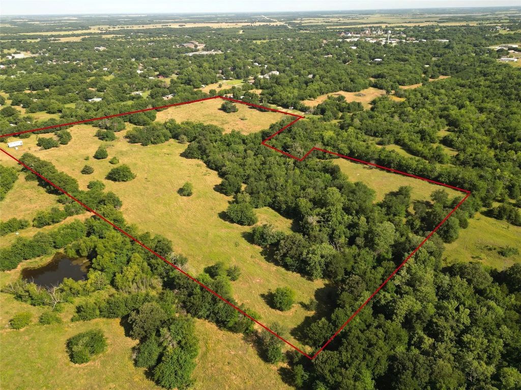 10621 Fm 512, Wolfe City