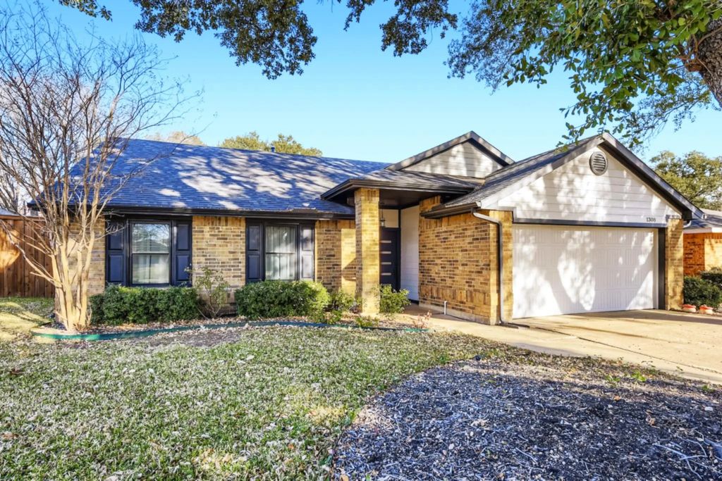 1308 Colony Court, Flower Mound