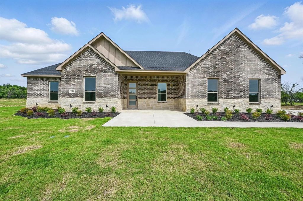 1146 Grison Circle, Corsicana