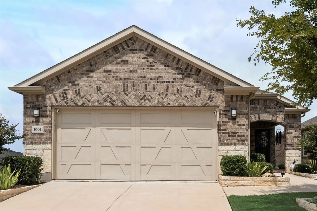 1001 Memorial Drive, Little Elm