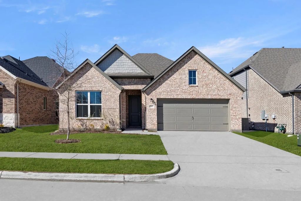 2907 Hanscom Street, Forney