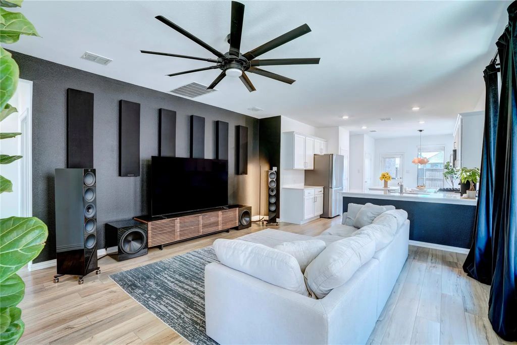 1113 Milfoil Drive, Justin