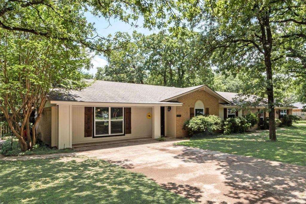 215 Surveyors Road, Krugerville