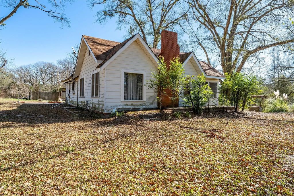 3710 County Road 334, Tyler