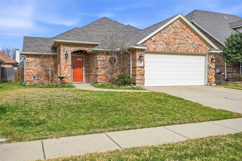 8217 Bowspirit Lane, Fort Worth
