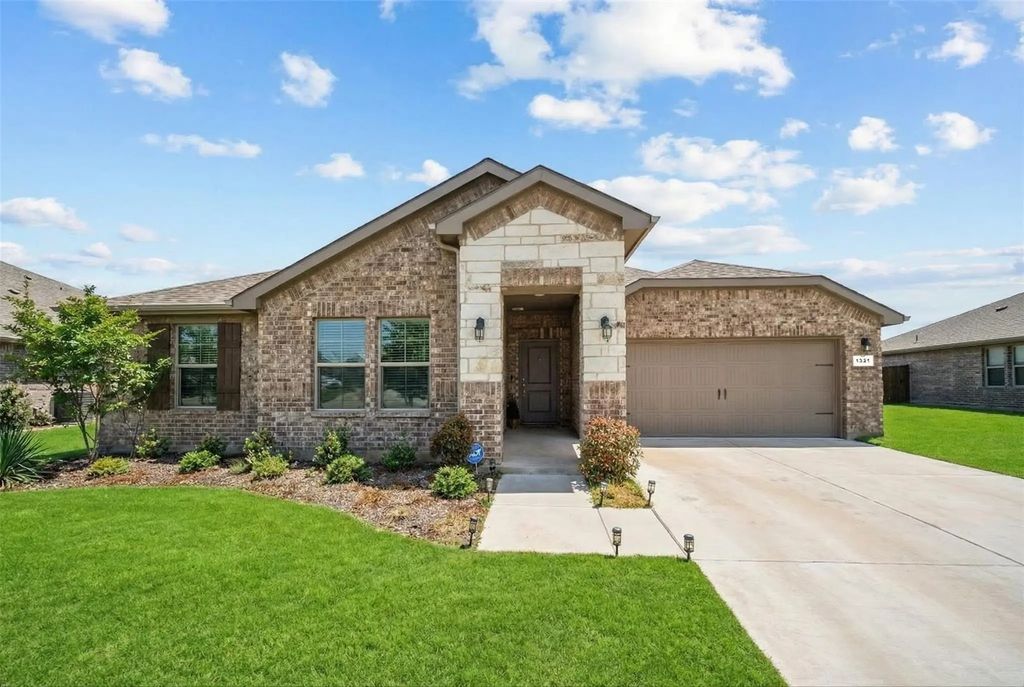 1321 Greenfield Drive, Cedar Hill