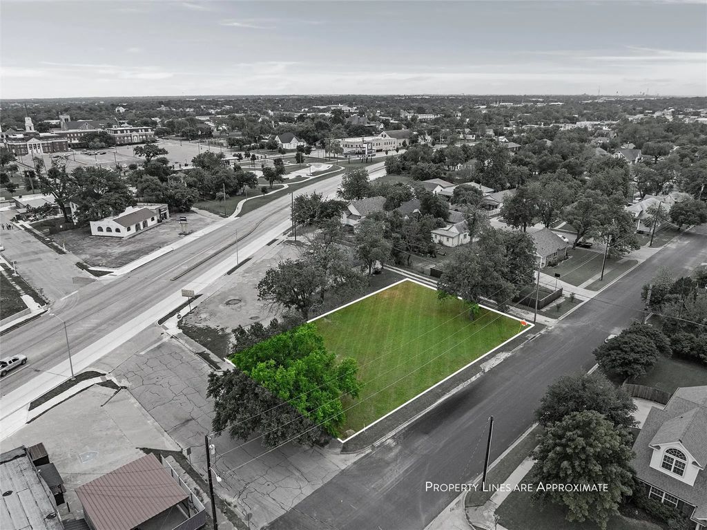 612 N 13th Street, Waco