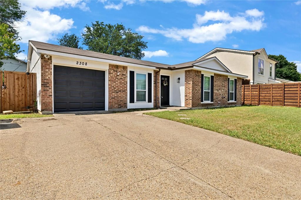 2308 Foxcroft Lane, Arlington