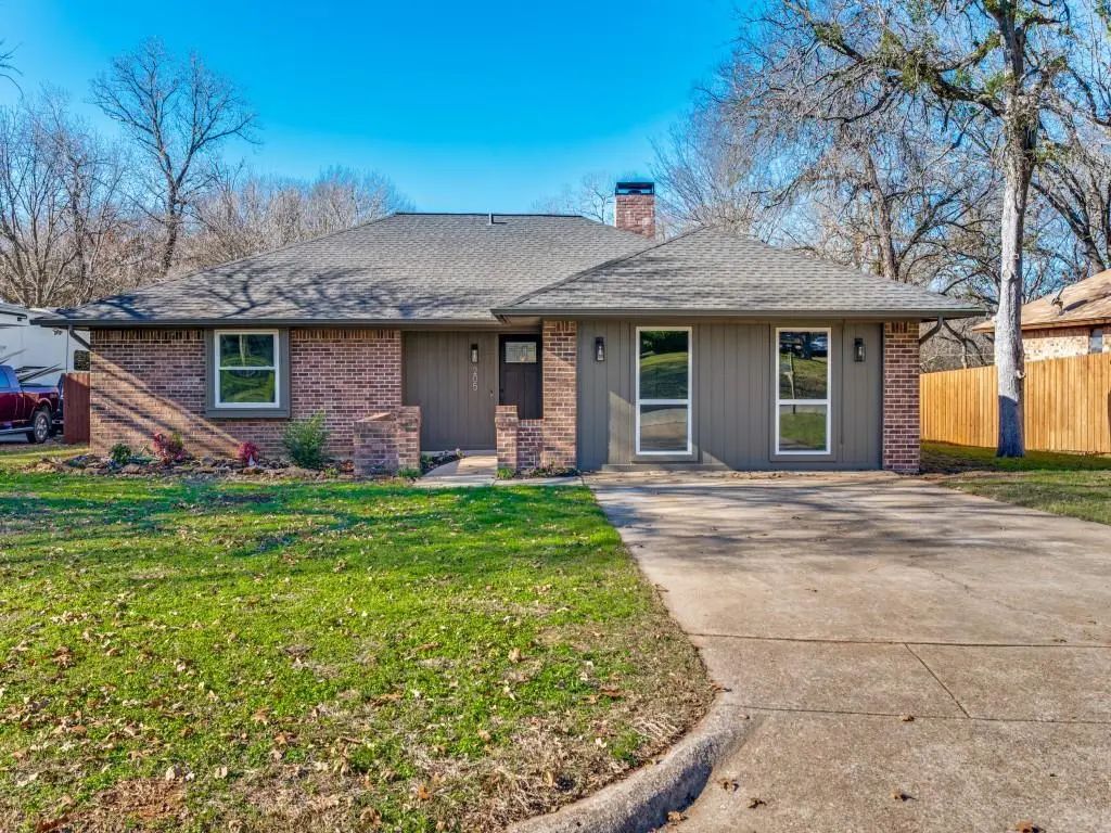 205 Laurel Street, Mansfield