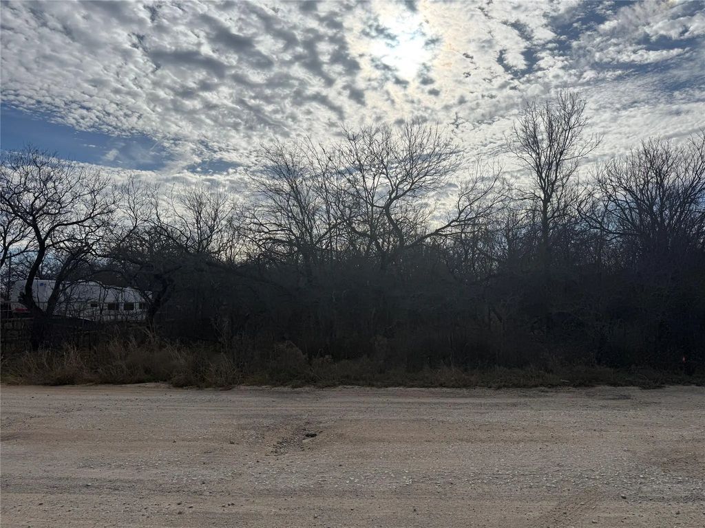 Shady Oaks Drive, Bridgeport