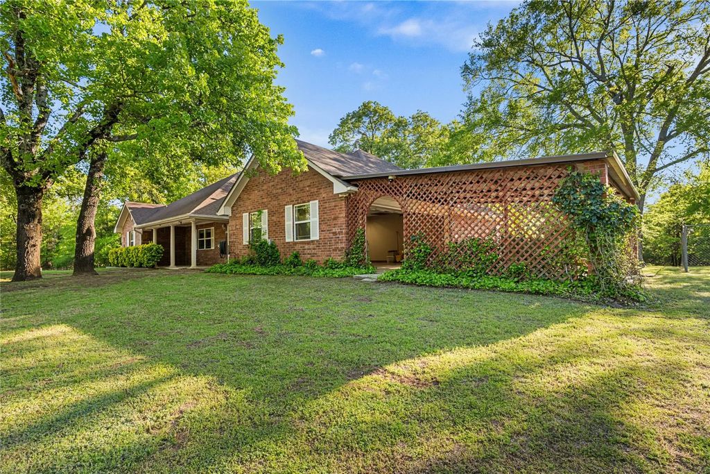 7275 Leavenworth Trail, Mead