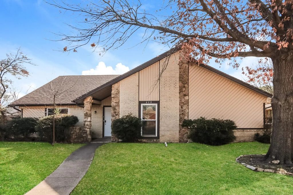 608 San Carlos Drive, Garland