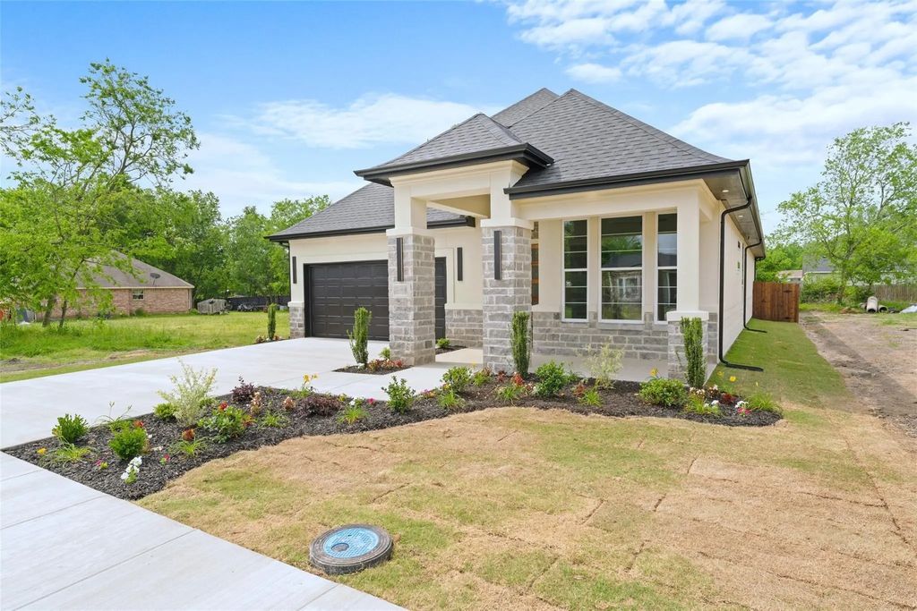 504 Stallings Street, Terrell