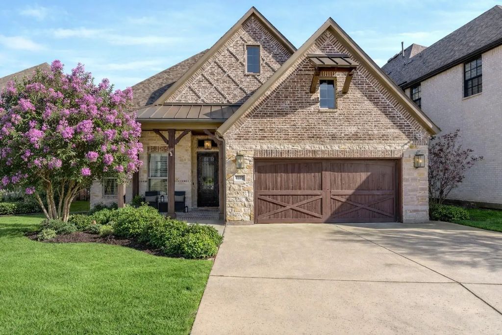 4407 Eastwoods Drive, Grapevine