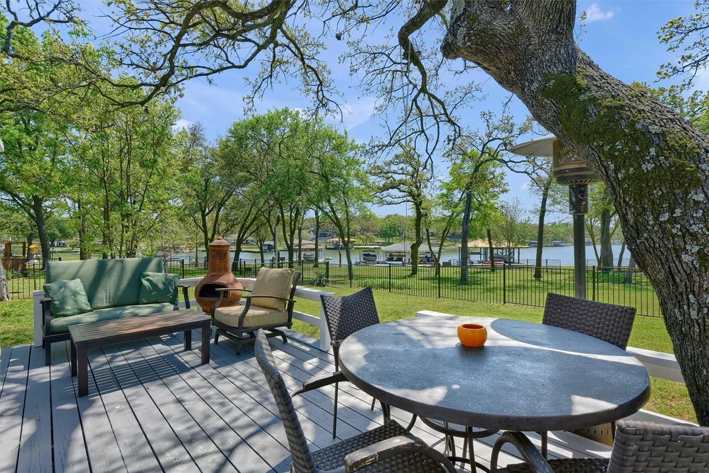 1214 Kiowa Drive E, Lake Kiowa