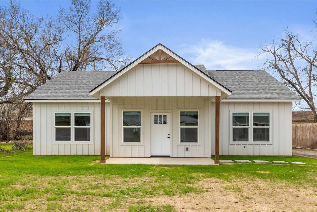 2303 Dartmore Street, Brownwood