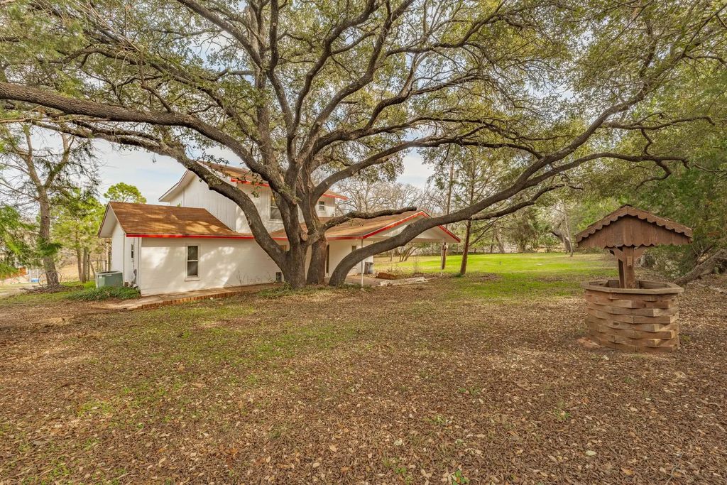 216 Broken Arrow, Comanche
