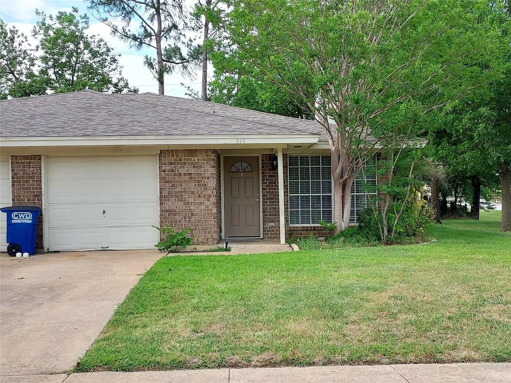815 Windcrest Drive, Keller