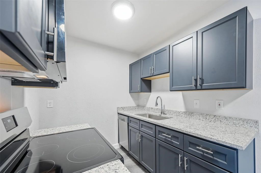 4859 Cedar Springs Road 136, Dallas
