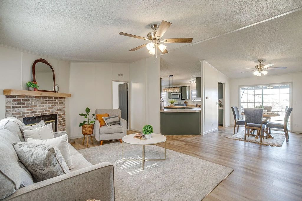 5912 Kentucky Street, Joshua