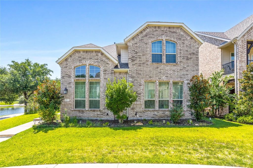 464 Renaissance Lane, Irving