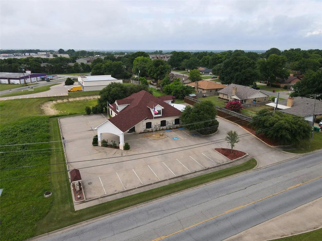 1700 Gallagher Drive, Sherman