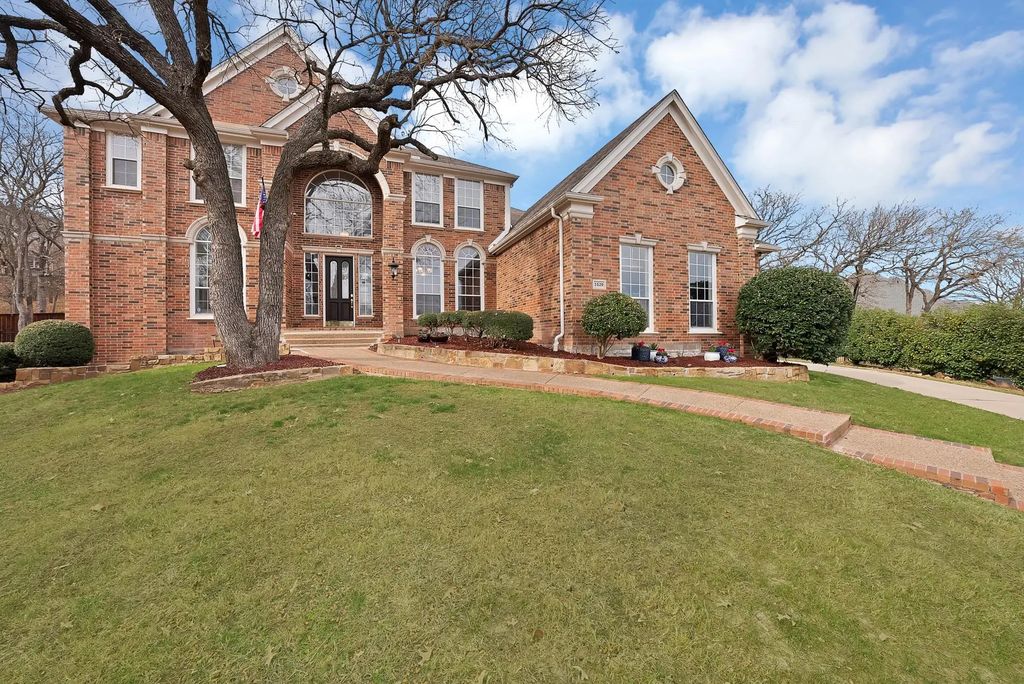 1529 Lost Trail, Keller