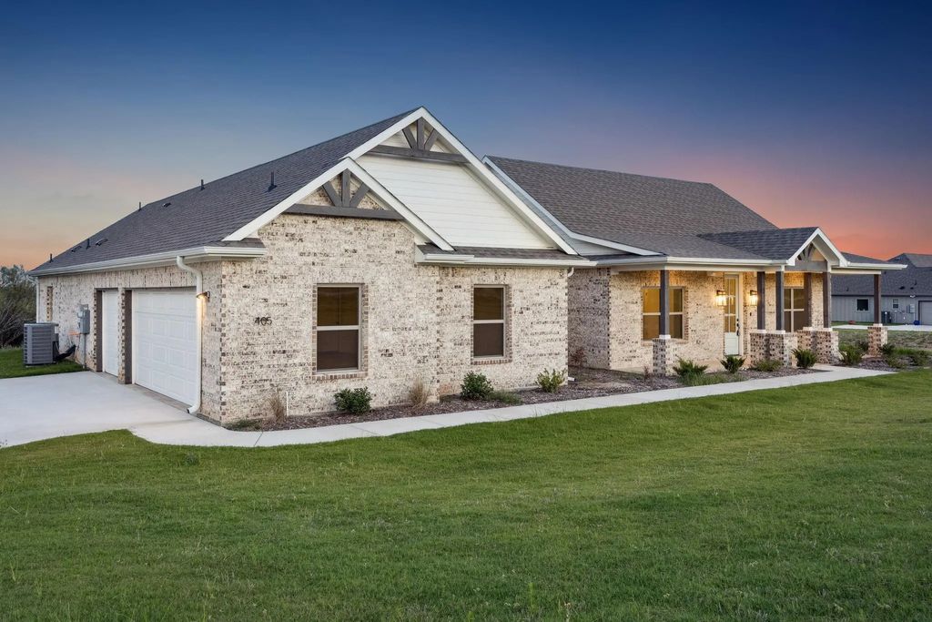 405 Red Roan Ridge, Weatherford