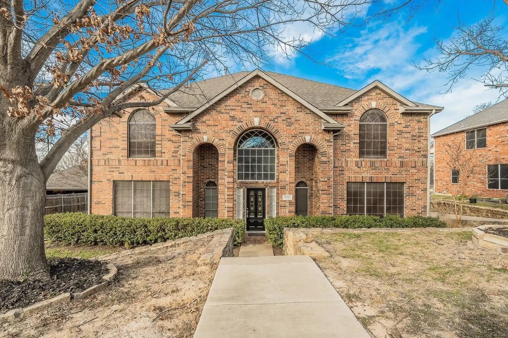 1929 Fall Creek Trail, Keller