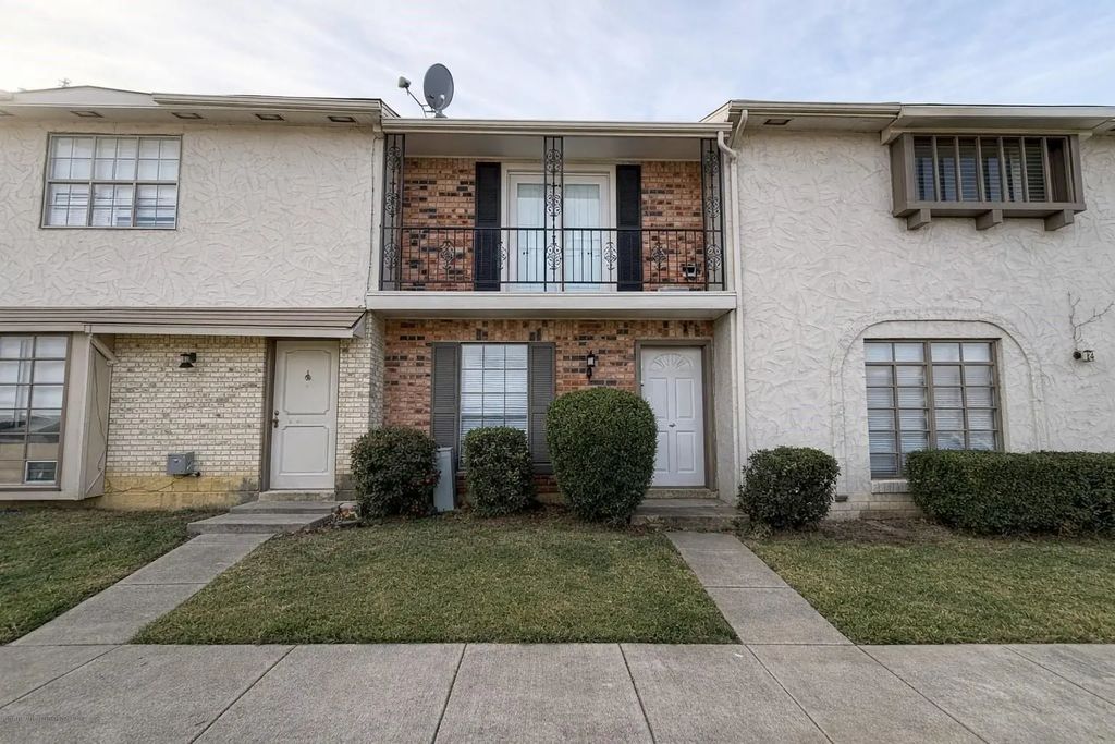 16 W Creek Lane 2, Grand Prairie