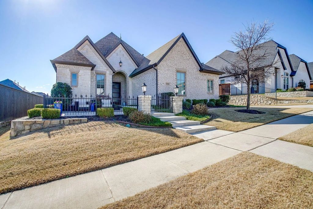 8708 Whitestone Road, North Richland Hills