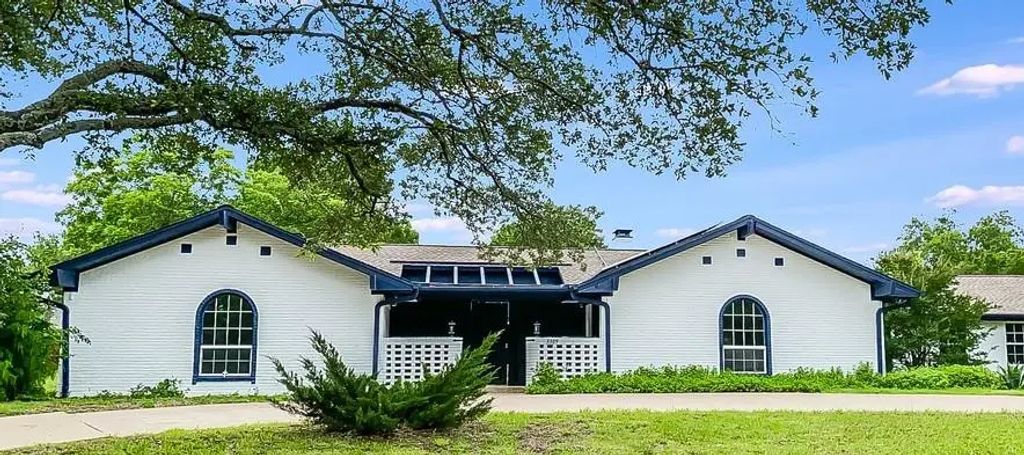3309 S Country Club Road, Garland