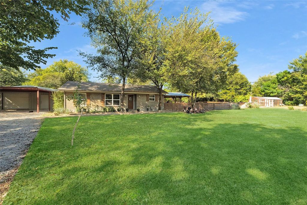 140 Huling Drive, Azle