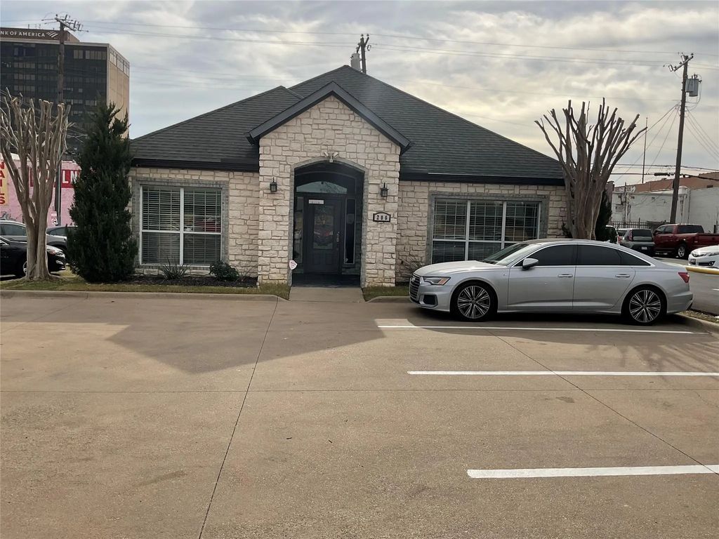 206 Sunset Avenue, Dallas