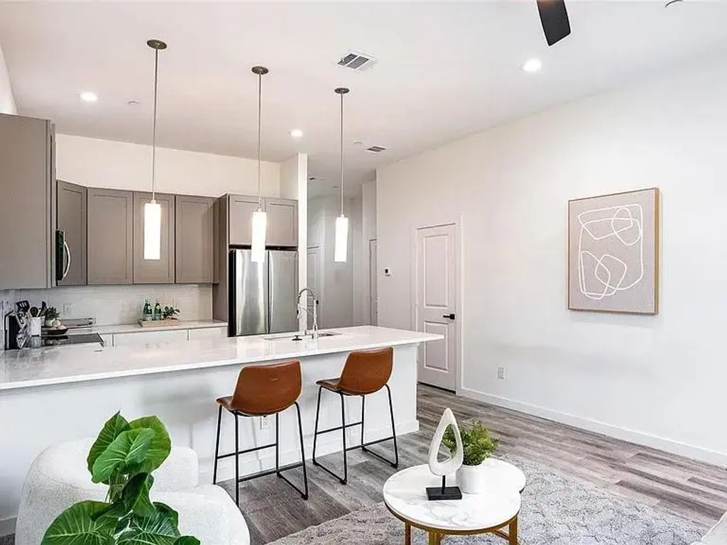 1028 17th Street, Plano