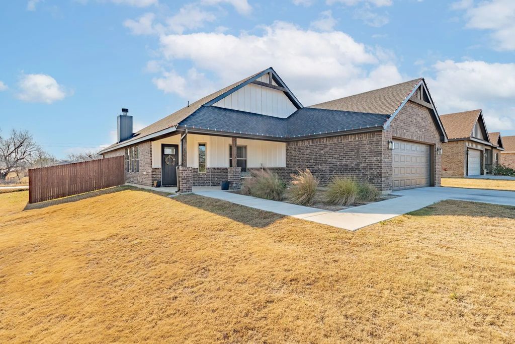 100 Wiley Street, Stephenville