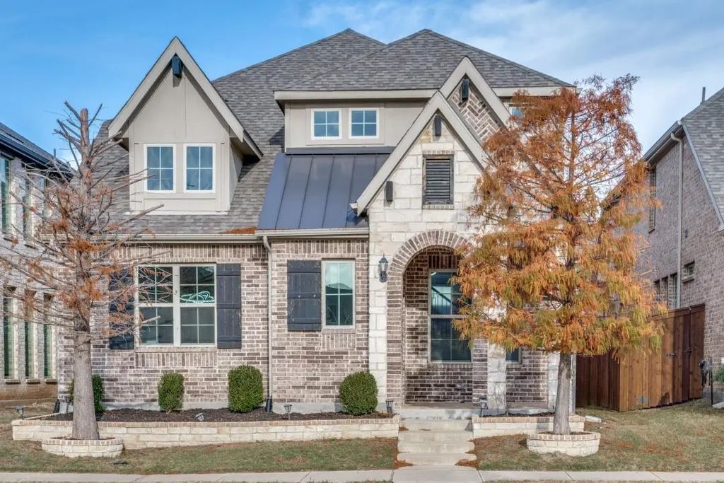 1435 Wittington Place, Farmers Branch