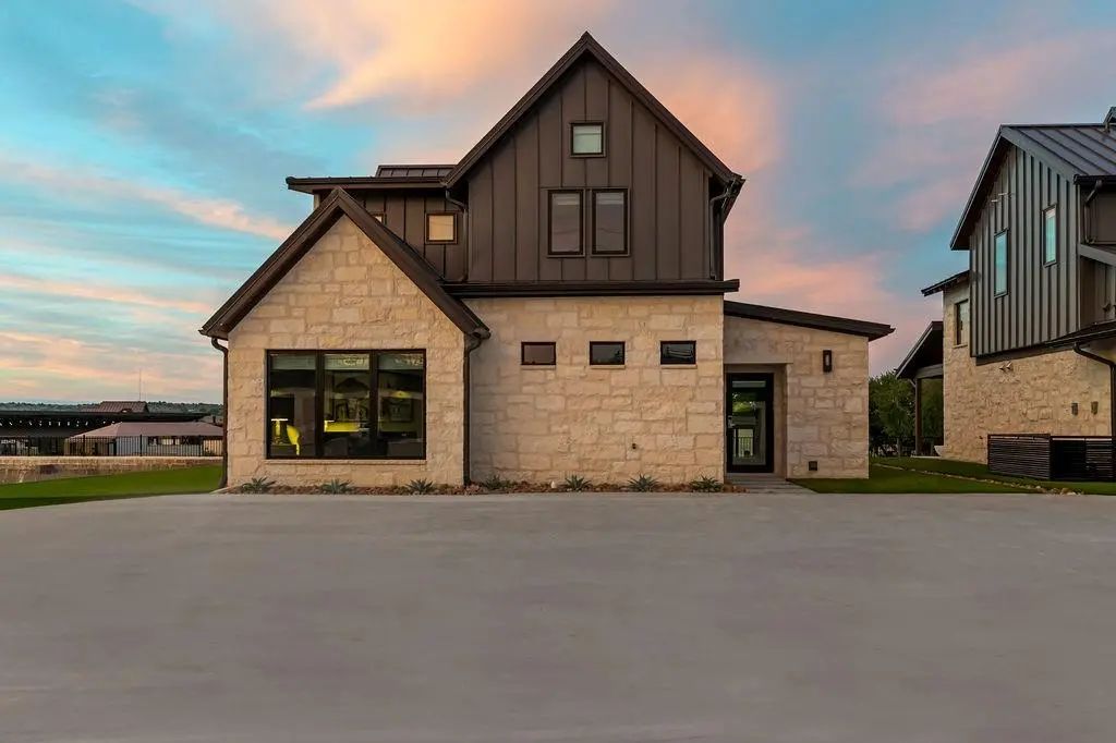 395 Emma Jean Trail, Iredell