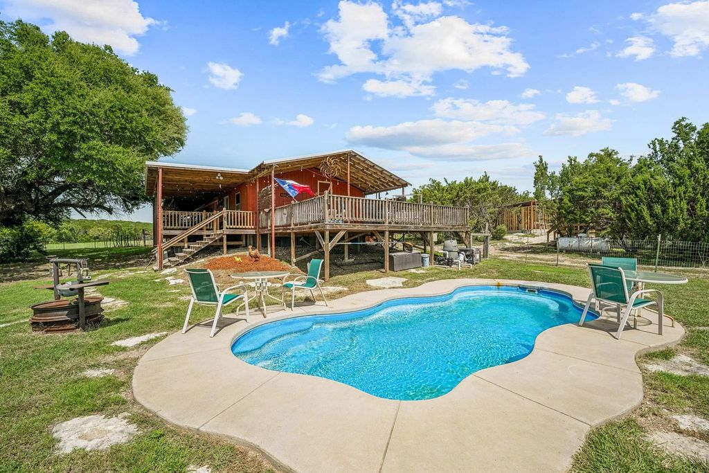 825 Monarch Trail, Stephenville