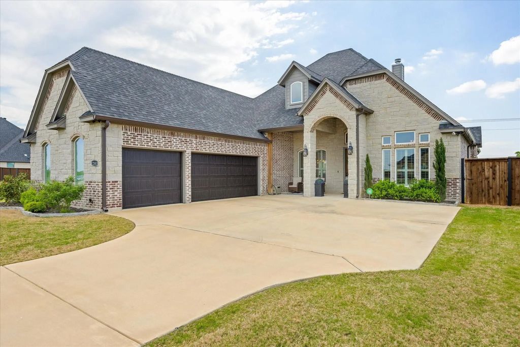 2141 Vanderbilt Drive, Weatherford