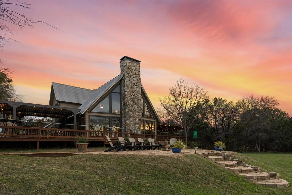 163 County Road 1723, Clifton