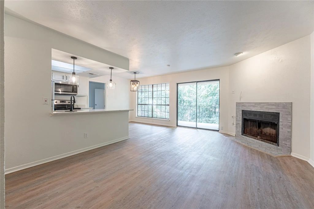 2505 Wedglea 203, Dallas