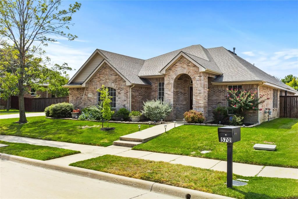 5701 Valhalla Drive, North Richland Hills