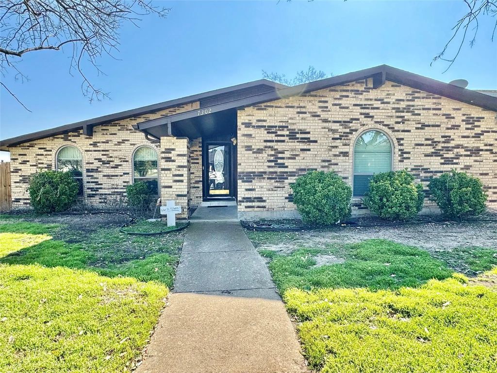7302 Hardwood Trail, Dallas