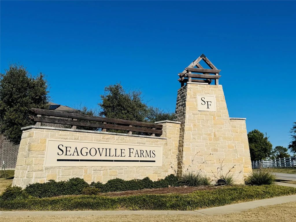 753 Keeneland Drive, Seagoville